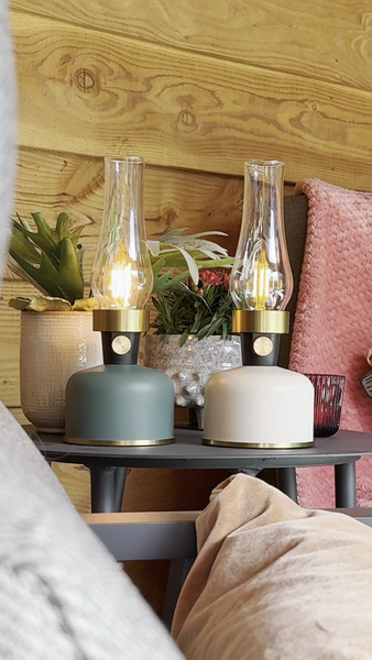 Vintage p&ouml;yt&auml;valaisin ladattava kaksi v&auml;ri&auml;