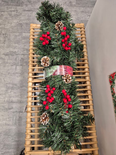 Havuk&ouml;ynn&ouml;s marja ja k&auml;py koristeilla 2,7m