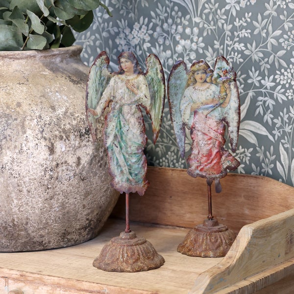 peltienkeli jalustalla kaksi erilaista