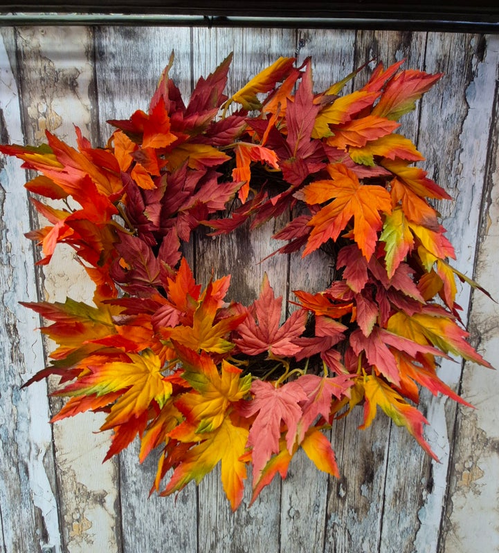 vaahteranlehti k&ouml;ynn&ouml;s ja kranssi