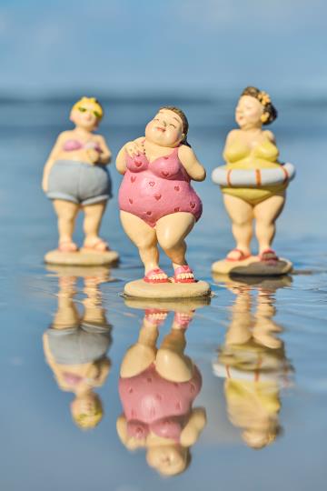 Ihanat naiset rannalla vuoden 2026 mallit